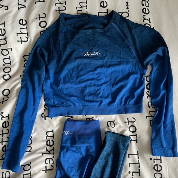 Alphalete amplify long sleeve - Picture 2 of 2